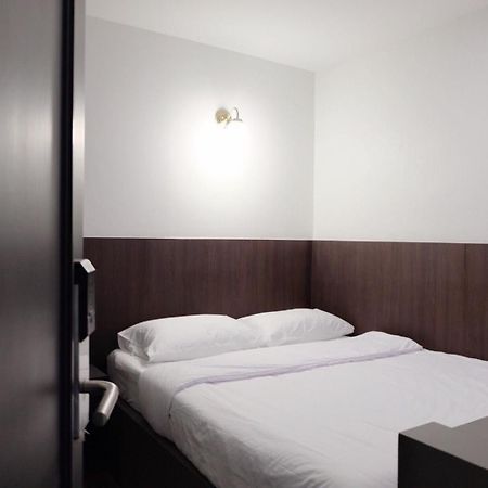 Four Sisters Homestay Bangkok Exterior photo
