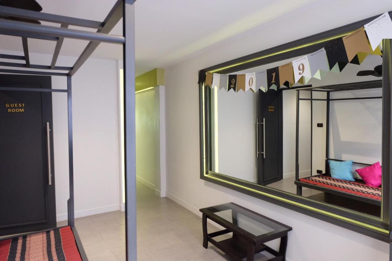 Four Sisters Homestay Bangkok Exterior photo